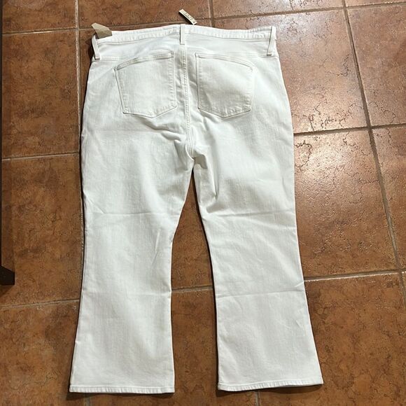 NWT Cali Demi-Boot Jeans in Pure White size 36” - Picture 7 of 13